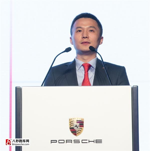 启动仪式 (从左至右):建发集团porsche品牌总经理谢飞宇先生